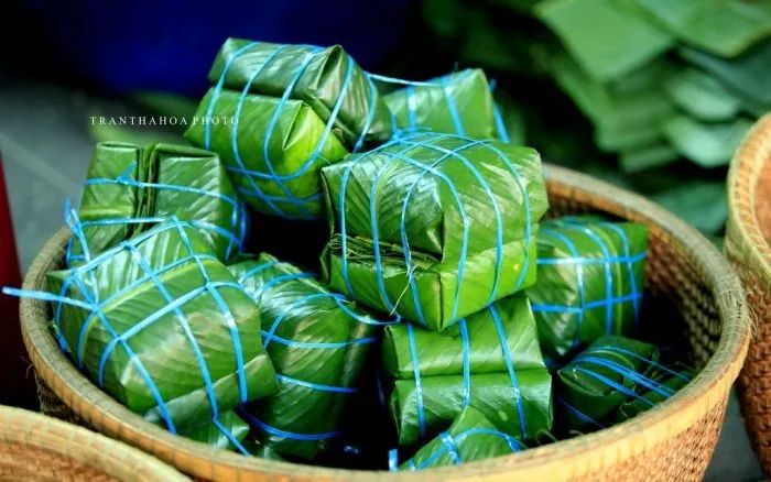 Hình ảnh những chiếc bánh chưng xanh mướt tại cửa hàng