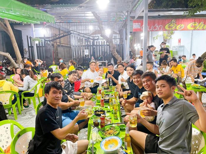 Không gian ấm cúng và chất lượng phục vụ tại Ốc Chòi