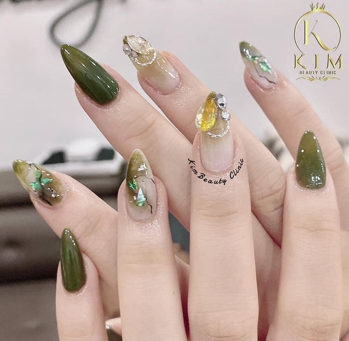 Học viên thực hành kỹ thuật nail tại Kim Beauty Clinic (Ảnh 2)
