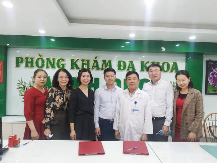 Phòng khám YHCT Quân Dân 102 là cơ sở y tế uy tín, chuyên cung cấp dịch vụ chăm sóc sức khỏe bằng phương pháp Đông y, giúp bệnh nhân nhanh chóng phục hồi sức khỏe.