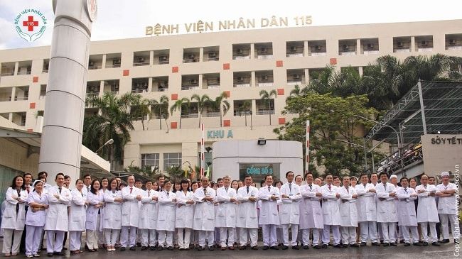 Đội ngũ y bác sĩ tại Bệnh viện Nhân dân 115 luôn tận tâm, chuyên nghiệp, sẵn sàng hỗ trợ và điều trị hiệu quả cho bệnh nhân với các phương pháp tiên tiến.