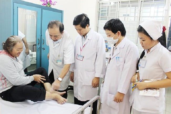 Điều trị vật lý trị liệu tại Bệnh viện Chấn thương Chỉnh hình giúp bệnh nhân phục hồi nhanh chóng, giảm đau đớn và tăng cường chức năng cột sống. Với các phương pháp điều trị tiên tiến, bệnh viện là sự lựa chọn lý tưởng cho những ai gặp vấn đề về xương khớp.