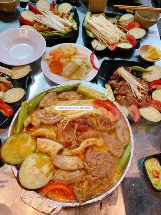 Không gian ấm cúng tại Nướng bơ Hiếu Hiền