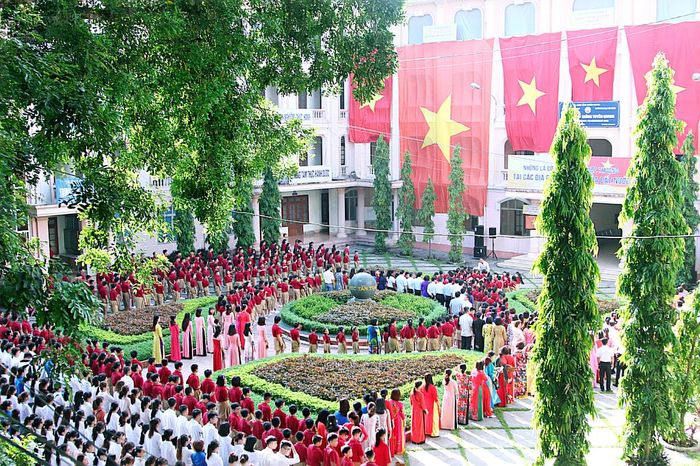 Trường Phổ thông Tuyên Quang - Hình ảnh 1