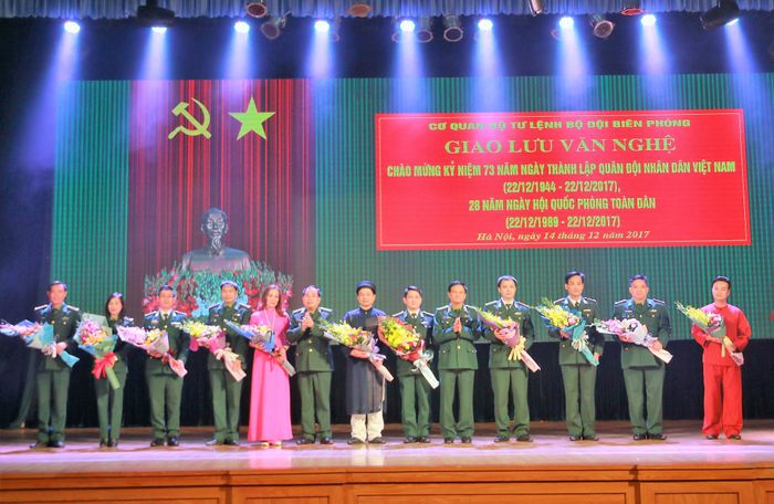 Hình ảnh người lính canh giữ biển trời Tổ quốc (Nguồn: Sưu tầm)