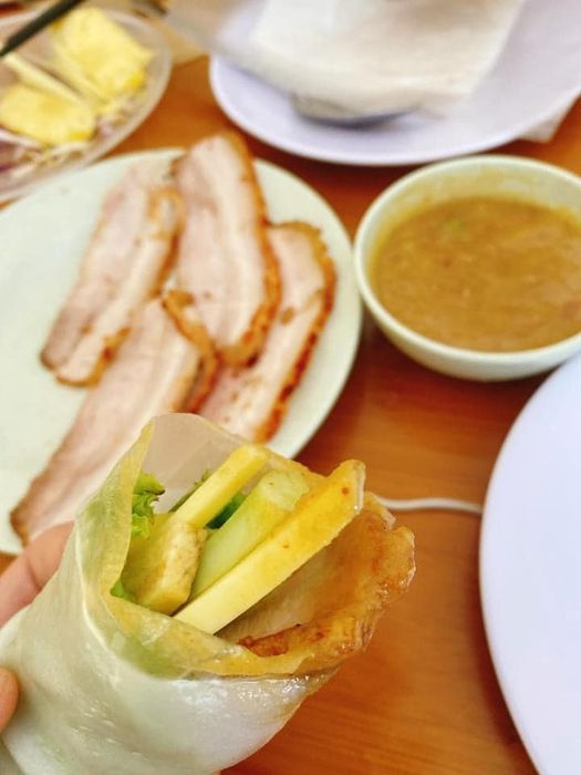 Hình ảnh bánh tráng cuốn thịt heo Việt Béo - Tinh hoa ẩm thực xứ Nghệ