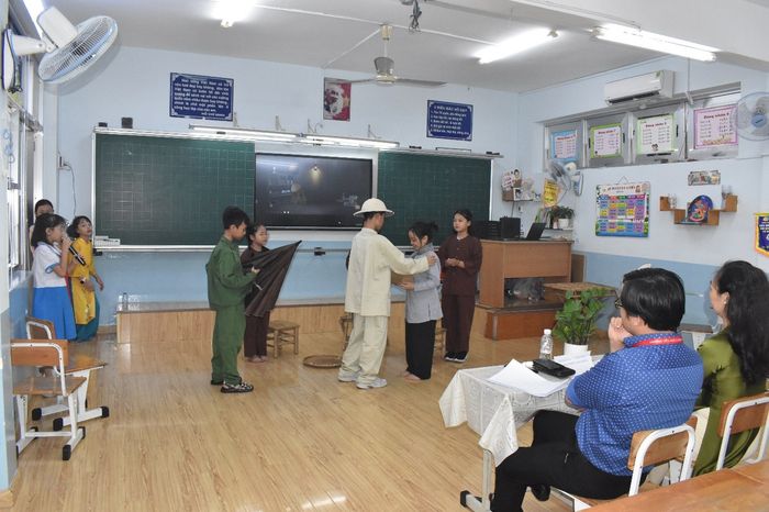 Khuôn viên xanh mát tại Trường Tiểu học Lê Ngọc Hân