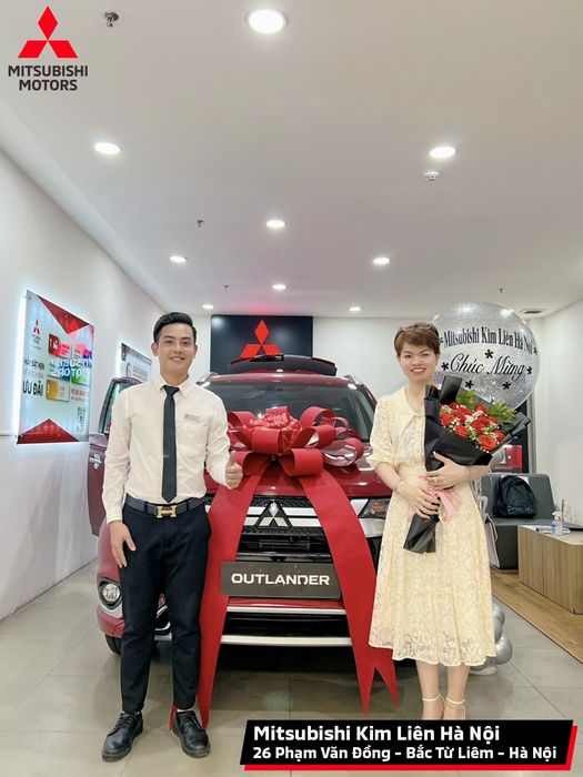 Không gian trưng bày đẳng cấp tại Mitsubishi Kim Liên