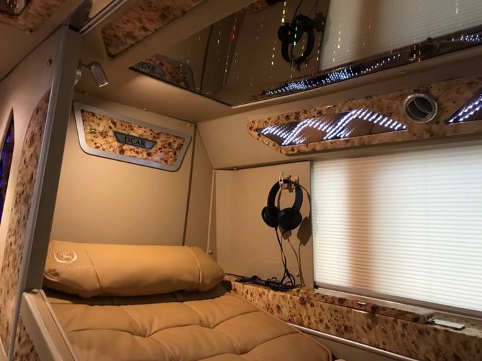 Khoang xe tiện nghi VIP của Đức Đạt