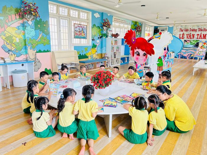 Hoạt động ngoại khóa tại Trường Tiểu học Lê Văn Tám