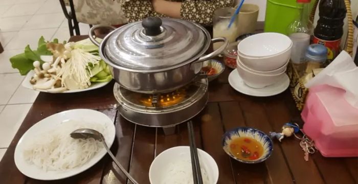 Không gian ấm cúng tại Lẩu Nấm Chay Viên Dung
