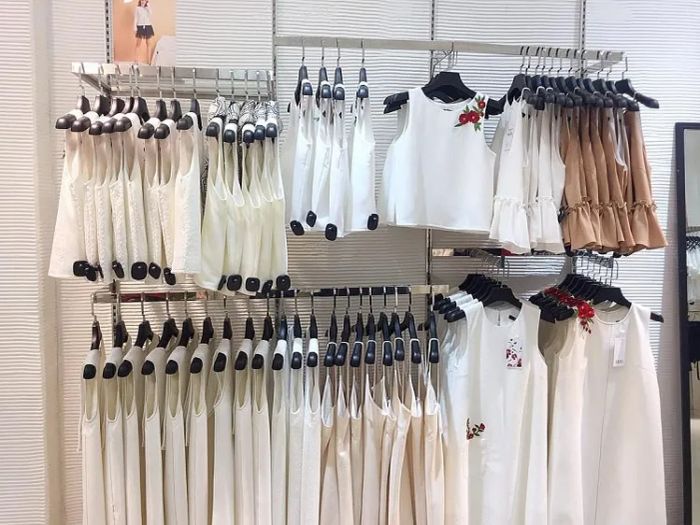 Top 10 địa điểm mua áo thun nữ đẹp chuẩn trend, giá tốt tại Sài Gòn