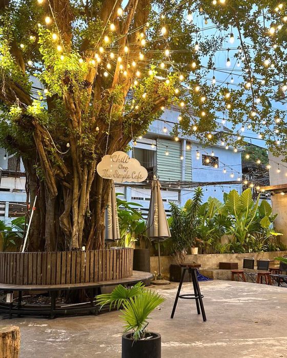 The Simple Café - Hình ảnh lung linh về đêm đầy mê hoặc
