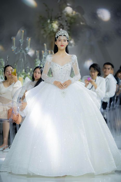 Bộ sưu tập váy cưới mới nhất từ Hacchic Couture