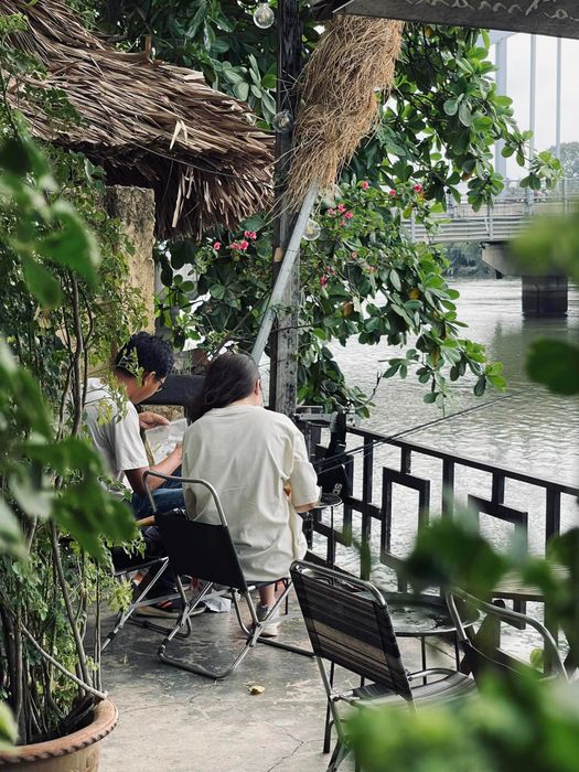 La-man Café - Hình ảnh không gian trầm lặng và đầy cuốn hút