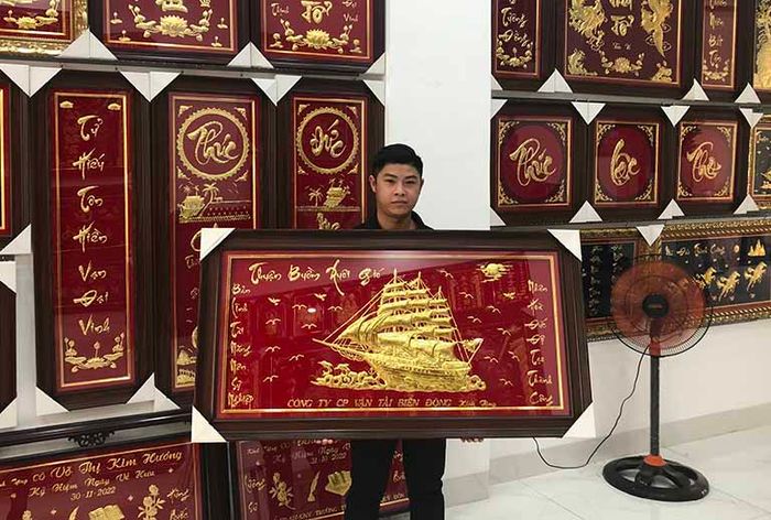 Khánh vàng mừng tân gia - quà tặng cao cấp đầy ý nghĩa