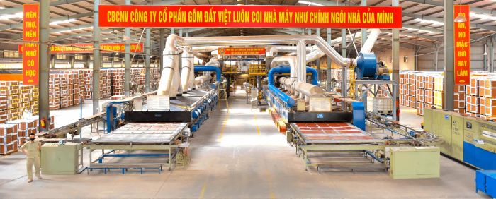Hình ảnh dây chuyền sản xuất hiện đại tại Gạch ngói Đất Việt