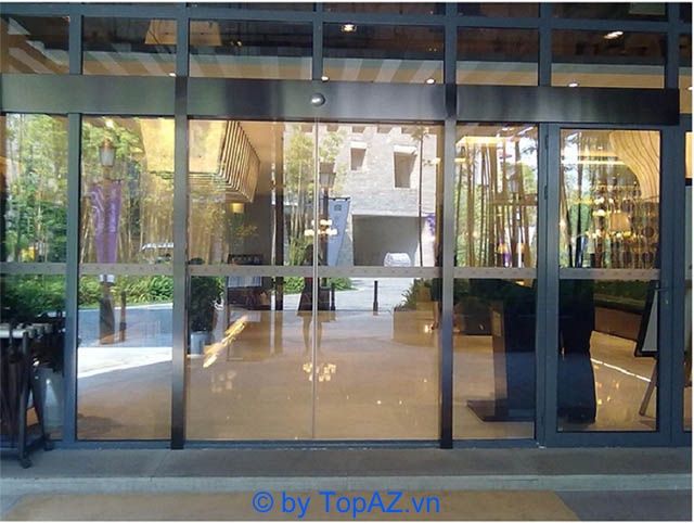 Công ty chuyên cung cấp dịch vụ thi công cửa kính tự động tại TPHCM với chất lượng đáng tin cậy, luôn đảm bảo sự hài lòng của khách hàng ở từng chi tiết nhỏ.