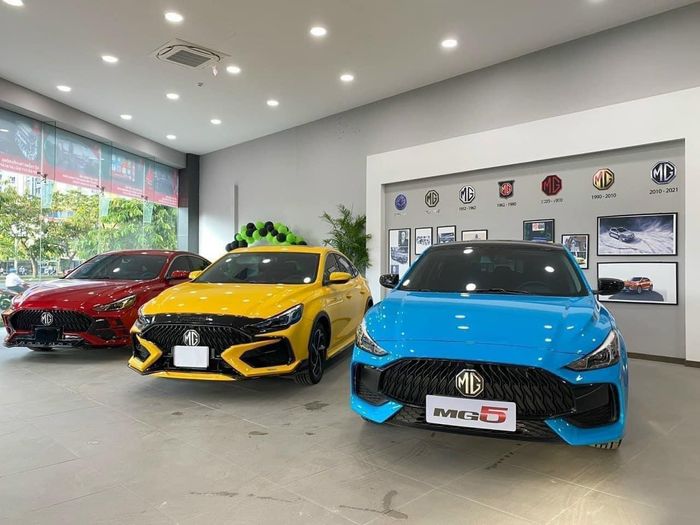 Hình ảnh showroom MG Lê Văn Lương - không gian trưng bày sang trọng