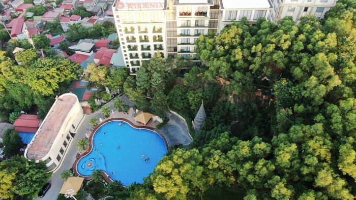 Bể bơi Phoenix Resort - Hình ảnh 1
