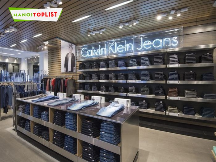 cua-hang-calvin-klein-jeans-thai-ha-Tripi