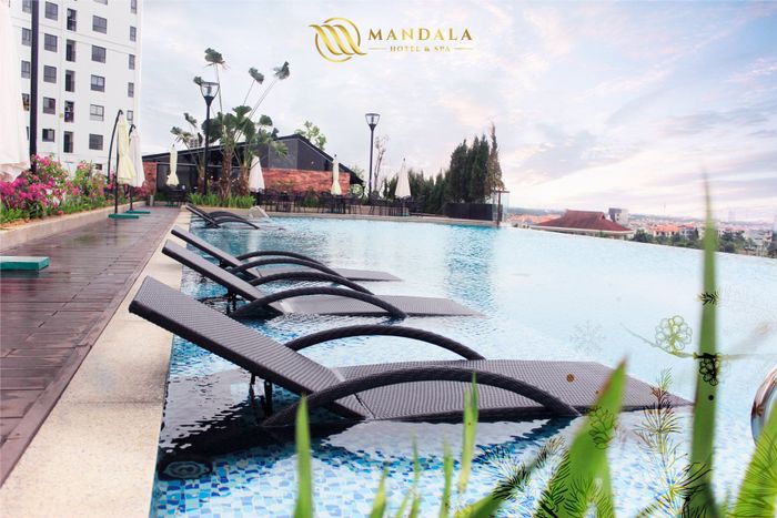 Bể bơi vô cực Mandala Hotel & Spa Bắc Ninh - Hình ảnh 1