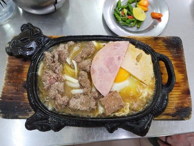 Beefsteak Phúc Lộc tự hào mang đến những món ăn nóng hổi, trình bày đẹp mắt với gia vị chuẩn vị