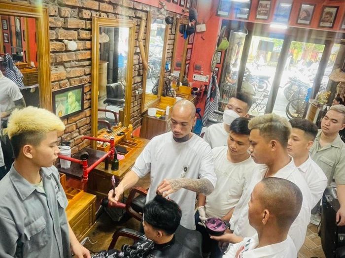 Đức Thịnh Barber Shop - Hình ảnh 1 chân thực về không gian đào tạo
