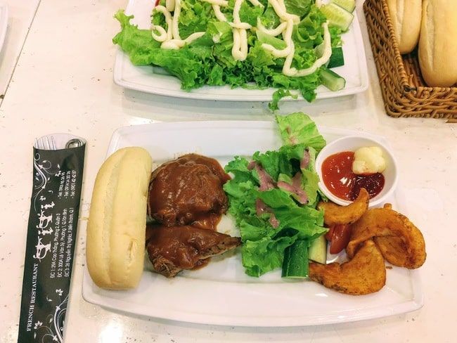 Beefsteak TiTi - Địa chỉ vàng cho trải nghiệm bò bít tết đáng nhớ