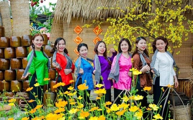 Địa chỉ mua áo dài uy tín tại TP.HCM - Diễn Việt
