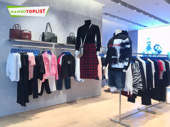 shop-thoi-trang-calvin-klein-ha-noi-Tripi