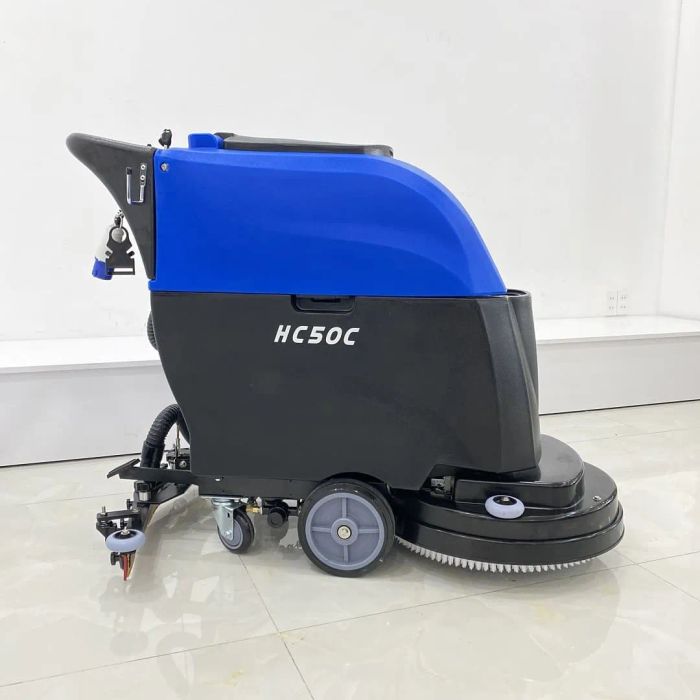 Hình ảnh demo máy chà sàn Kumisai trong môi trường thực tế
