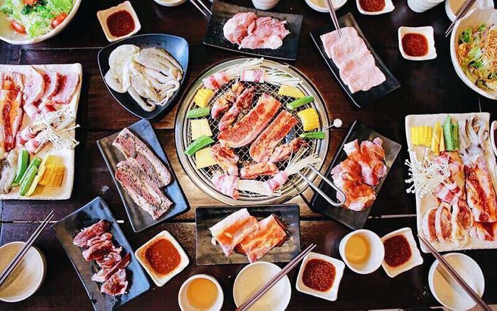 Trải nghiệm không gian lẩu nướng đậm chất Nhật Bản tại Nabe Ya – Ảnh 1