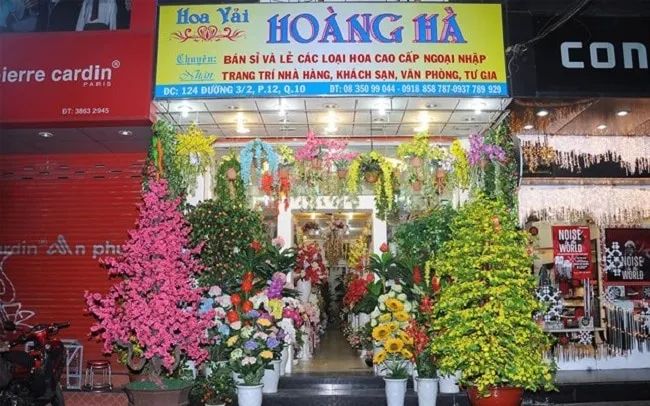 Cửa hàng hoa vải Hoàng Hà tự hào nằm trong danh sách Top 10 địa chỉ bán hoa giả đẹp nhất tại TP HCM, mang đến cho khách hàng những lựa chọn hoa giả vô cùng tinh tế và sang trọng.