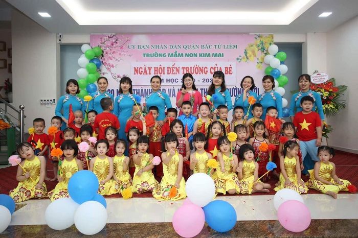 Hình ảnh giờ học ngoại khóa đầy sáng tạo tại Trường Mầm Non Kim Mai