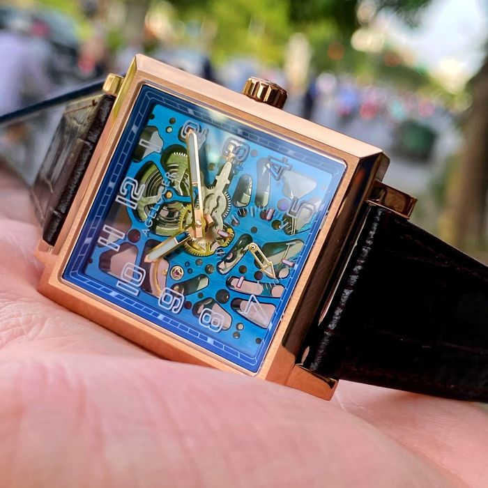 Không gian sang trọng tại LuxeWatch với những mẫu đồng hồ cao cấp