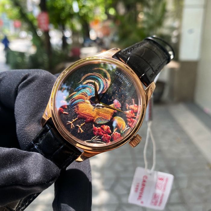 Trải nghiệm mua sắm đẳng cấp tại showroom LuxeWatch