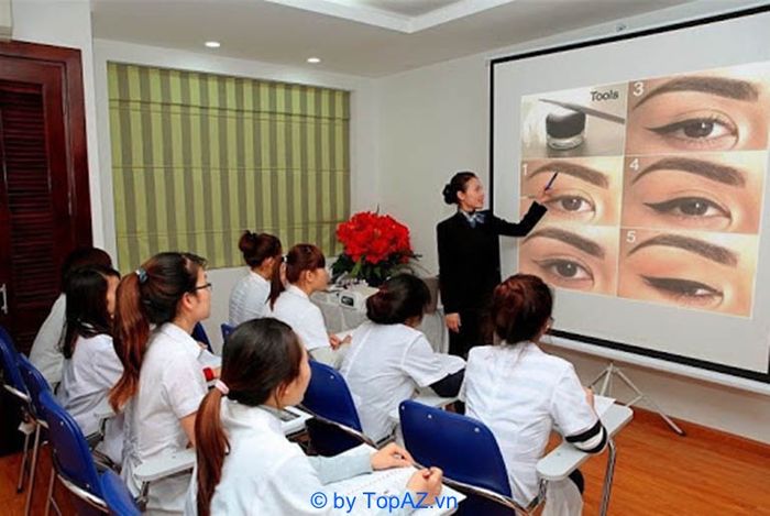 Đào tạo phun xăm thẩm mỹ bài bản tại Hà Nội