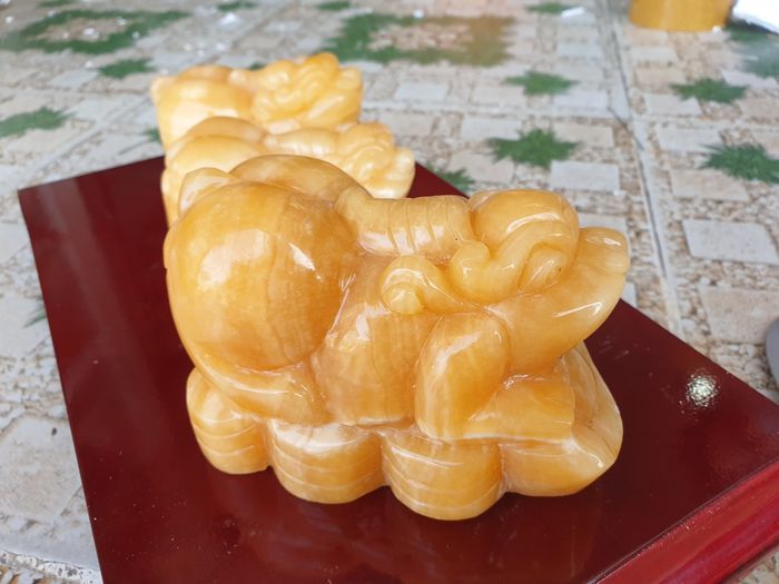 Bộ sưu tập trang sức đá quý tinh xảo tại Non Nước