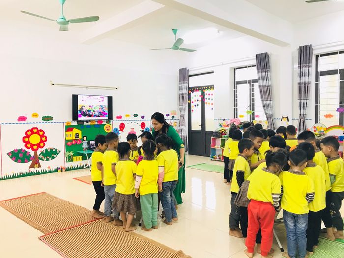 Khu vui chơi ngoài trời tại Trường Mầm non Đức Lạng
