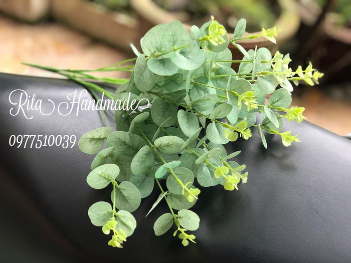 Xưởng hoa giấy nghệ thuật đầy màu sắc tại Rita Handmade