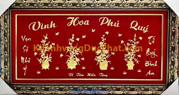 Khánh vàng mừng Tân Gia – món quà đầy ý nghĩa, tượng trưng cho sự khởi đầu thuận lợi và hạnh phúc trong ngôi nhà mới.