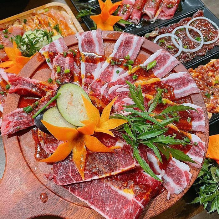 Hình ảnh thực khách thưởng thức tại Sâu Nướng Thái Bình – Ảnh 2