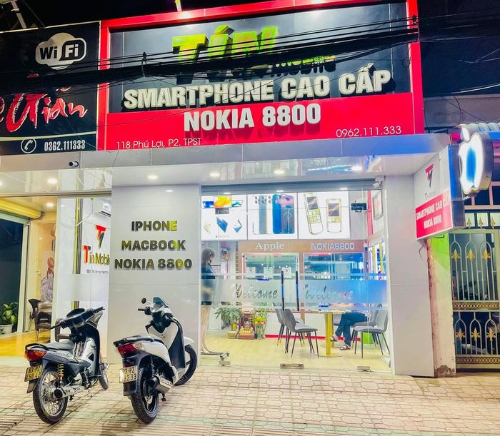 Không gian trưng bày ấn tượng tại TÍN Mobile