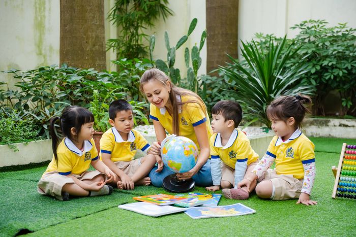 Hình ảnh hoạt động ngoại khóa của học sinh Thần Đồng Việt
