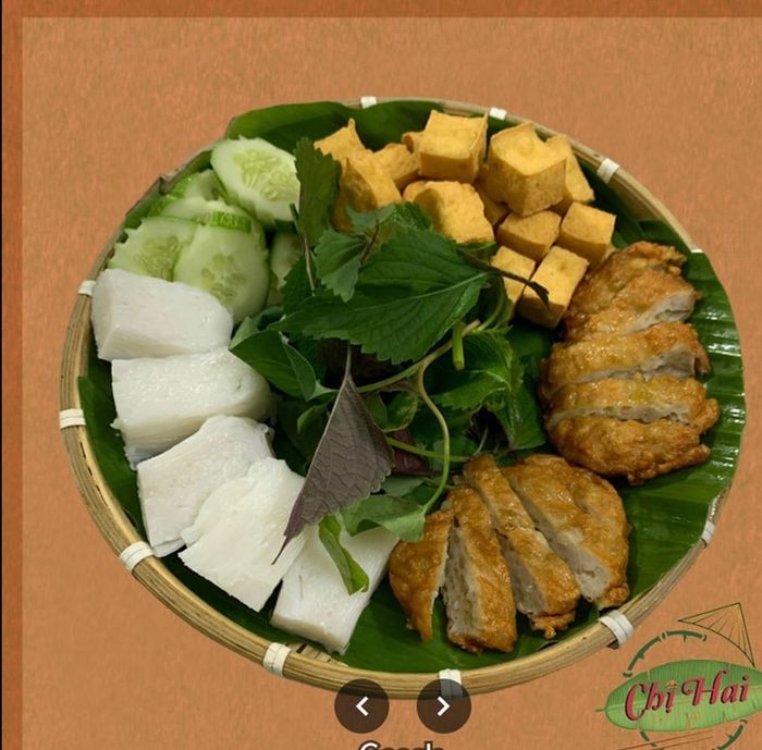 Bún đậu mắm tôm – CHỊ HAI – Một địa điểm ẩm thực tuyệt vời với phong cách phục vụ thân thiện và hương vị độc đáo.