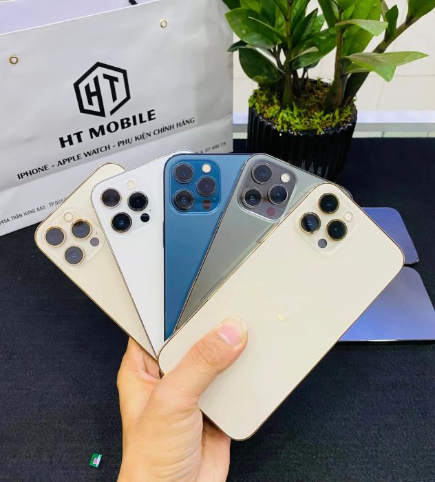 Đội ngũ kỹ thuật viên tay nghề cao tại HT Mobile