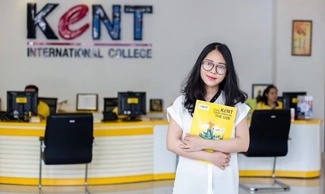 Trung tâm đào tạo quốc tế KENT là một trong những địa chỉ uy tín hàng đầu tại TPHCM, chuyên cung cấp các khóa học thiết kế thời trang chất lượng cao.