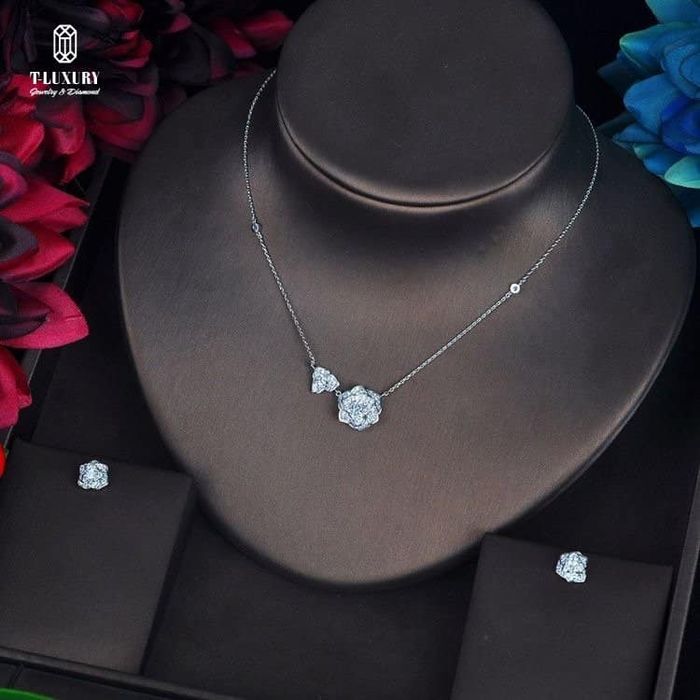 Không gian trưng bày sang trọng tại T-Luxury Jewelry & Diamond