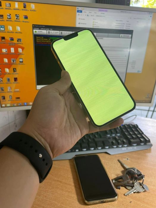 Đội ngũ kỹ thuật viên chuyên nghiệp tại iRepair Quy Nhơn